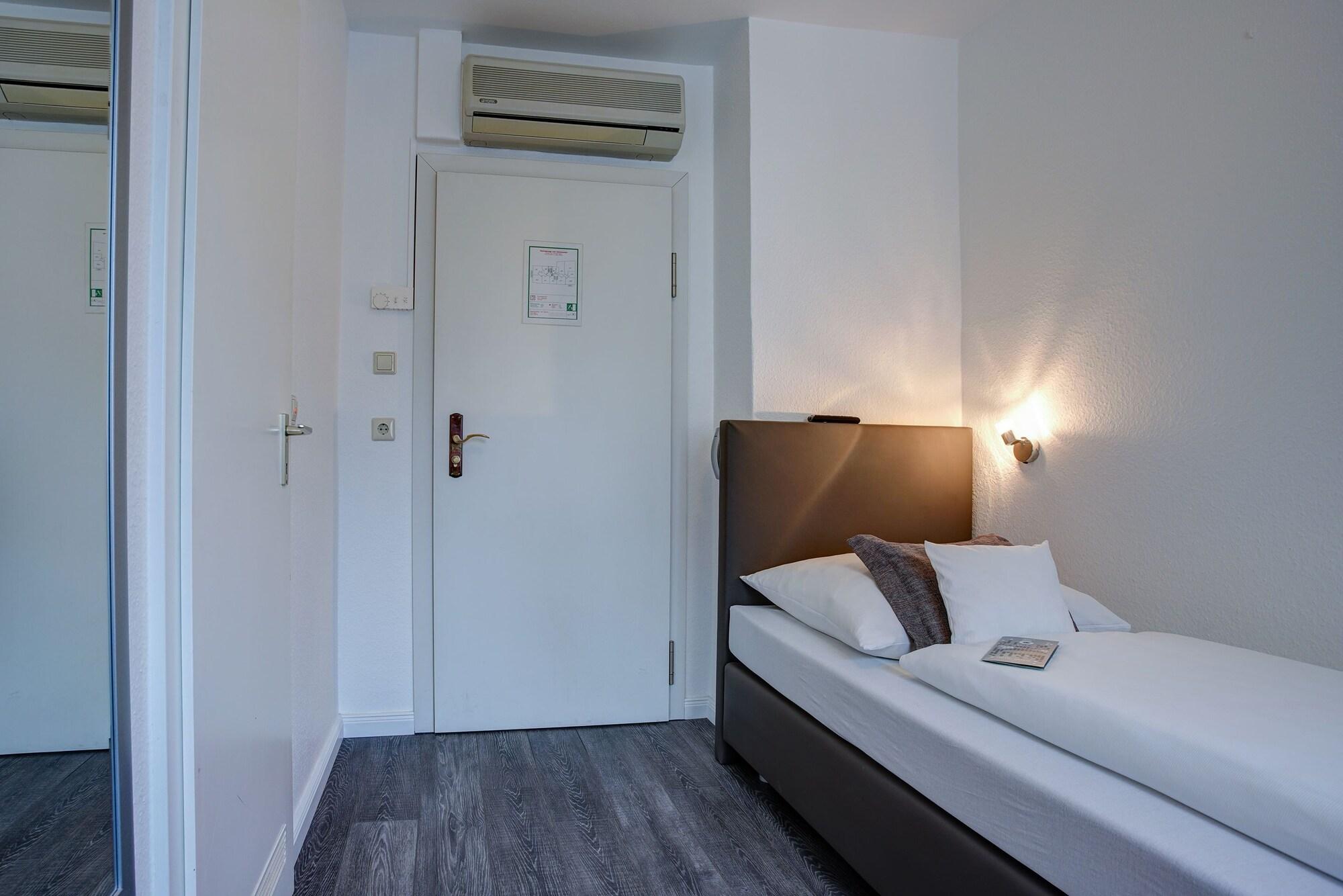 Hotel Atlanta Ганновер Экстерьер фото